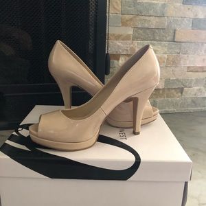 Nine West Danee ivory Patton Pumps NWT